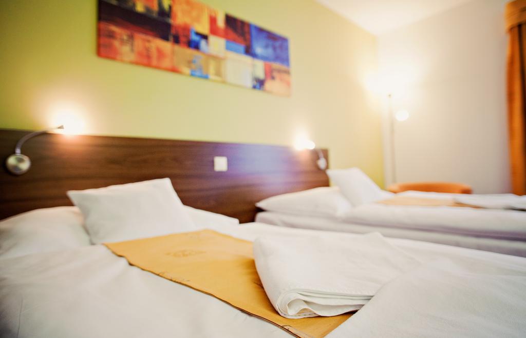 Hotel Active Прахатице Экстерьер фото