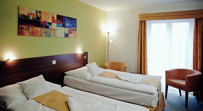 Hotel Active Прахатице Экстерьер фото