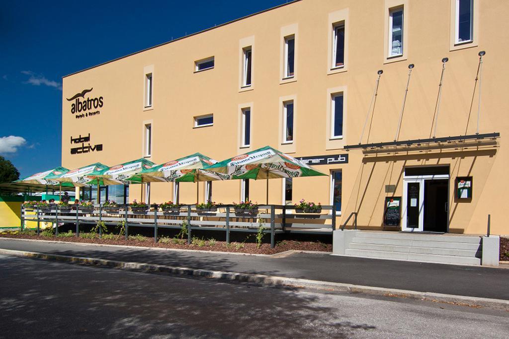 Hotel Active Прахатице Экстерьер фото
